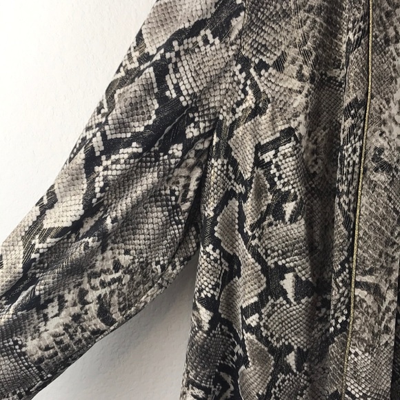 Snake print jacket and tank top 1x - Picture 5 of 6